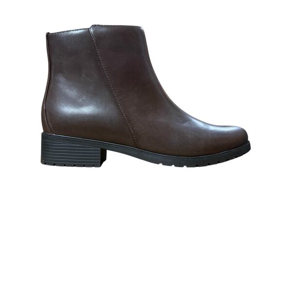 Trotters Shoes - Trotters Margo Short Size Zip Bootie Size 9.5 NEW